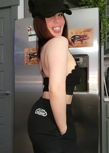 Kat Gunn model free image