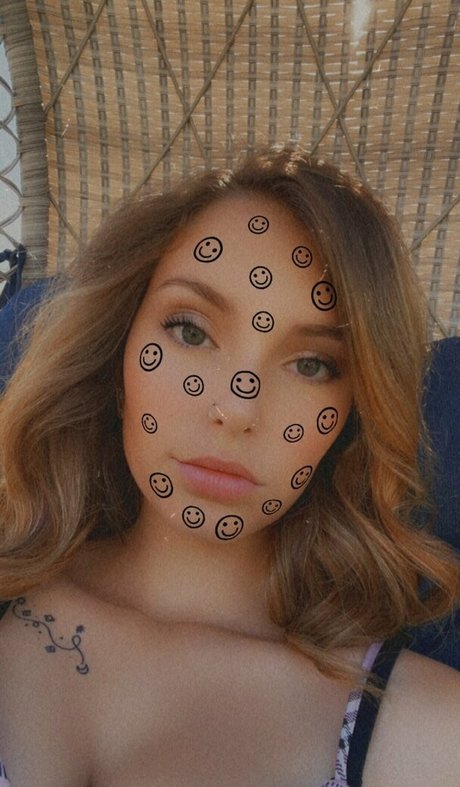 lili blossom naked actress pics