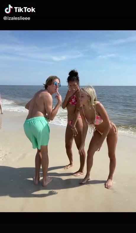 Iza Leslie model erotic picture