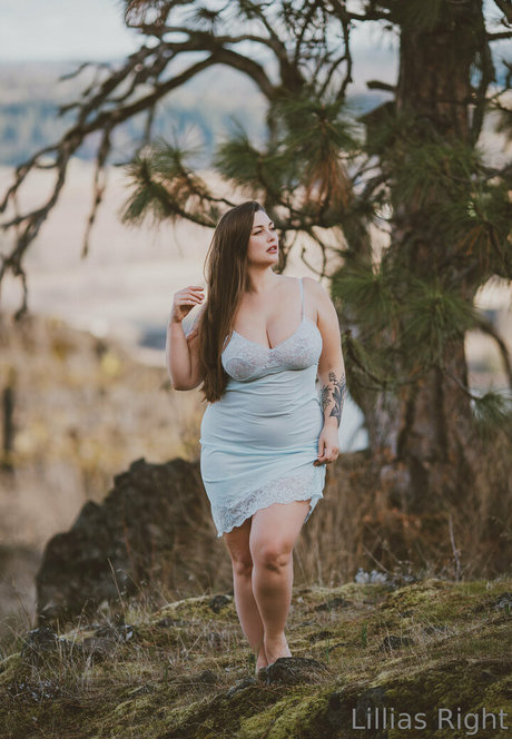 Lillias Right star erotic photos