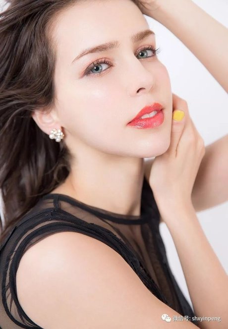 Stefanie Joosten model porn gallery