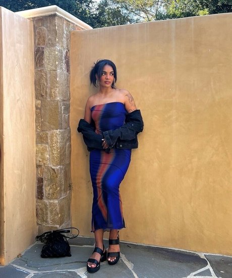 Sydeon art actress photos