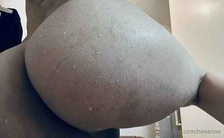 Hexanne model beautiful pic