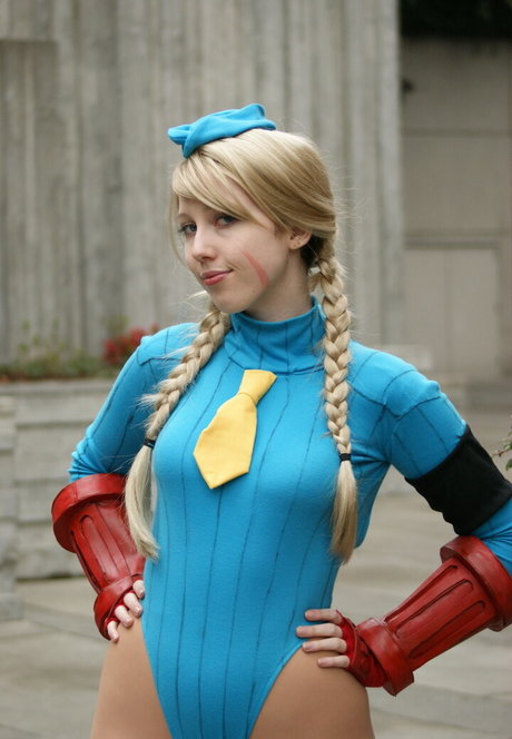 Ikuy erotic actress pics