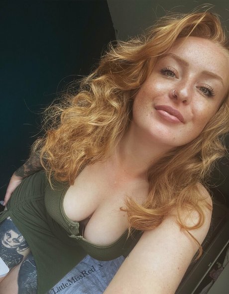 LittleRed x free pornstar pictures