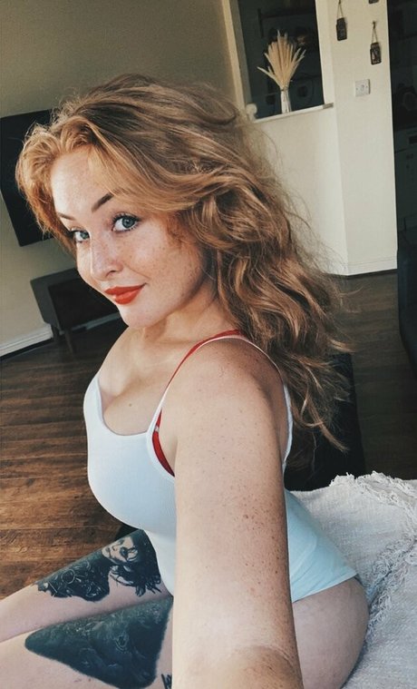 LittleRed x model art picture