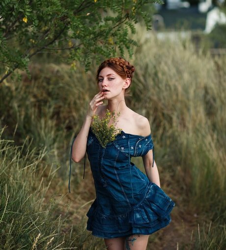 Umbird top actress photo