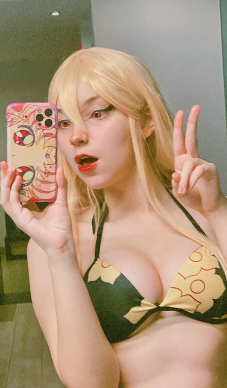 Aiko Love U nude star gallery