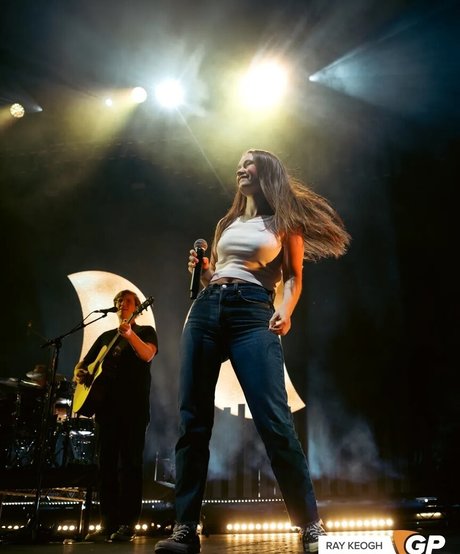 Sigrid model adult pic