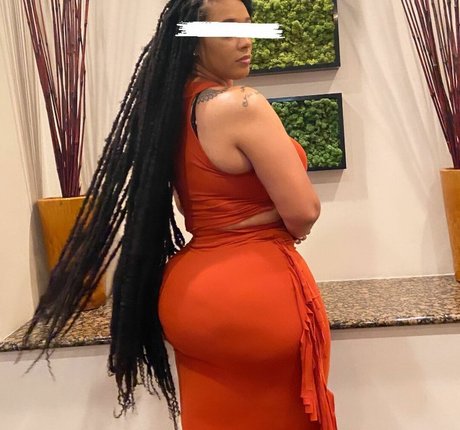 Nunu Nellz pornographic model images
