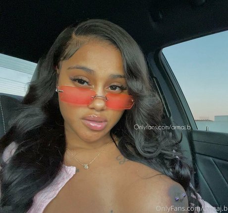 armaj b model naked photo