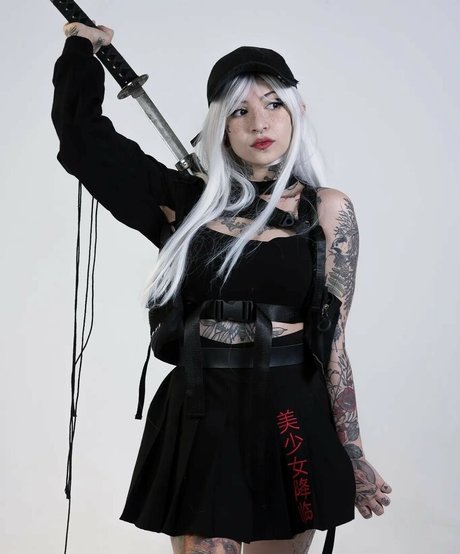 Aline Fox high quality star pictures