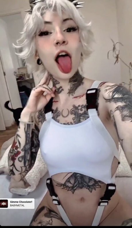 Aline Fox art model pictures