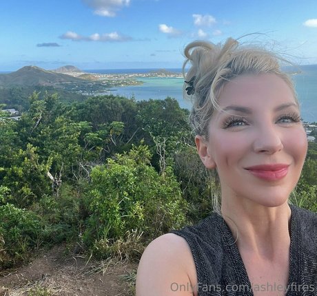 Ashley Fires nude actress pictures