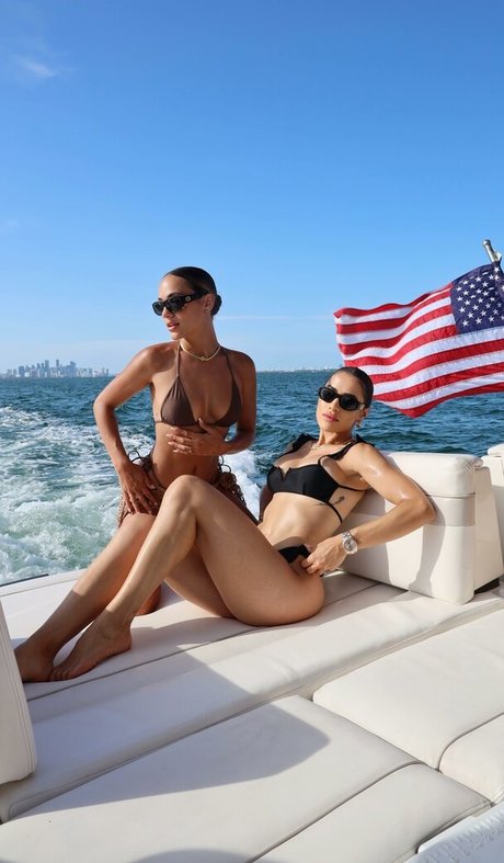 Alexia Inguanzo star naked pic