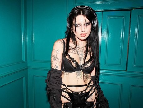 DeathbyRomy star art photos