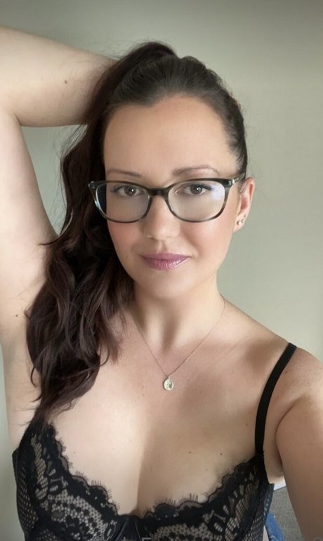 Jennis8 nude actress img