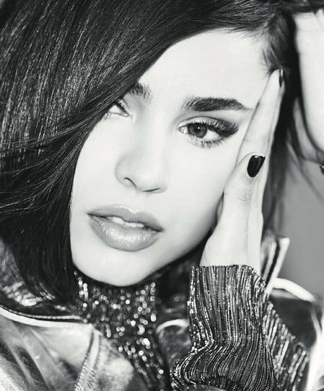 Sofia Carson best model photo