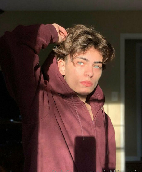 wildthingsvip star nude picture