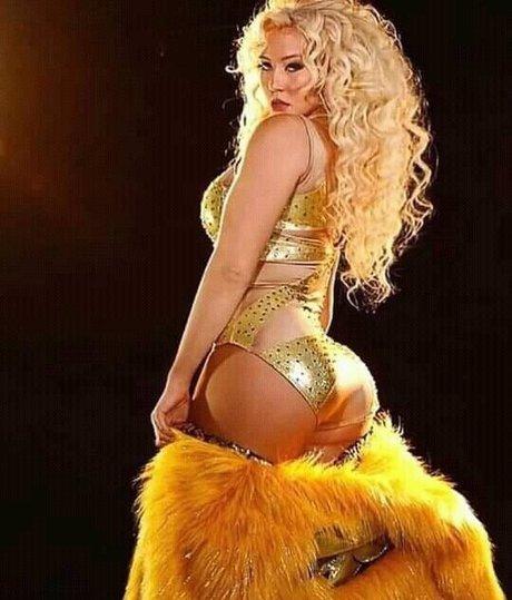 Nikkita Lyons model perfect img