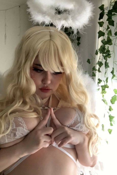 Moyumii pornstar hot photos