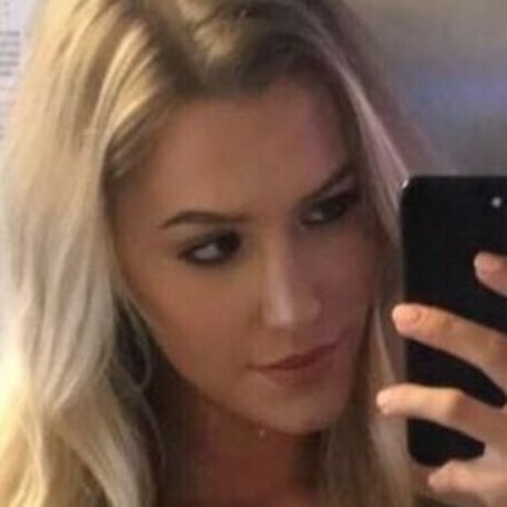 ArmnaBarista nice model photos