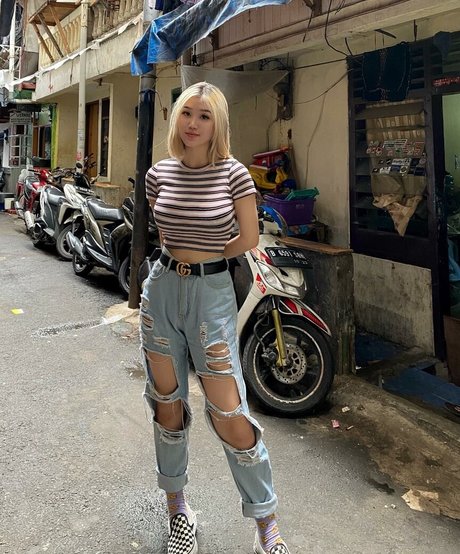 Anastasya Khosasih nude model image