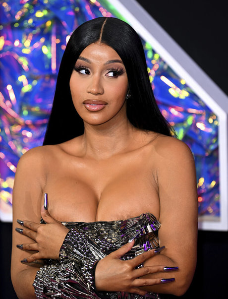 Cardi B free star photos
