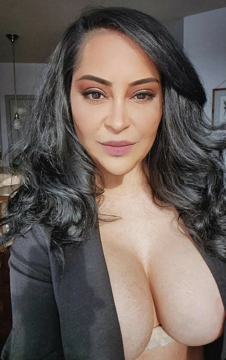 Michelle Miele art actress img