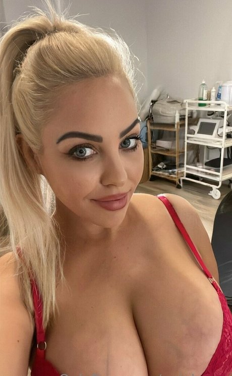 evieleana top actress image