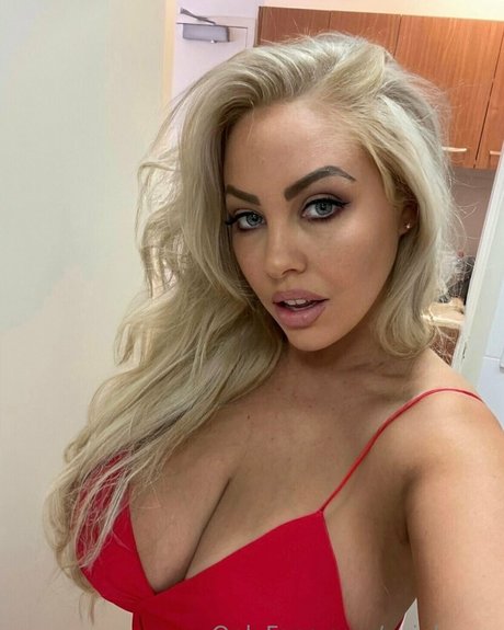 evieleana porn actress pic