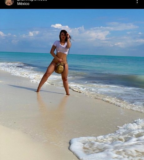 Karine Pontes xxx model pictures