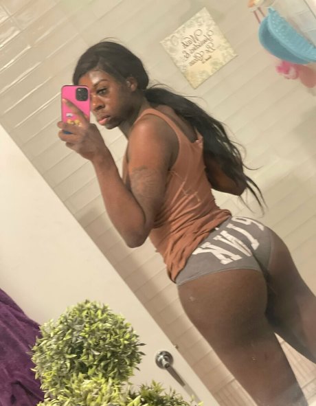 glamazonchanelr adult model pictures