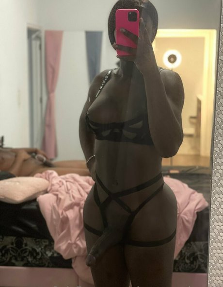 glamazonchanelr star top picture