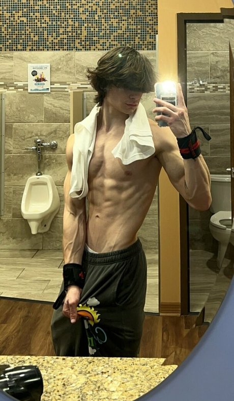 nate shreds naked model photo