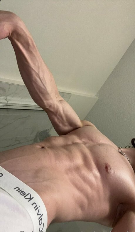 nate shreds nude star pics