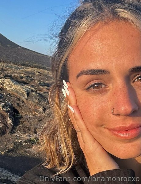 lanamonroexo nudes model pictures