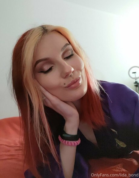 lida bond star hot pics
