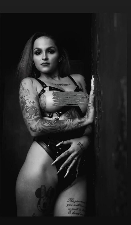 Dzsenifer Vajai pornstar sex img