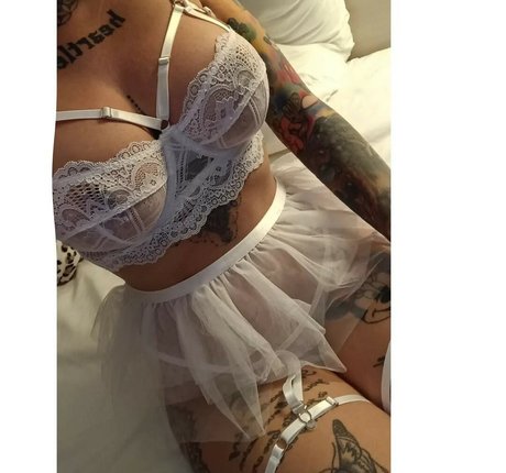 Dzsenifer Vajai model nice galleries