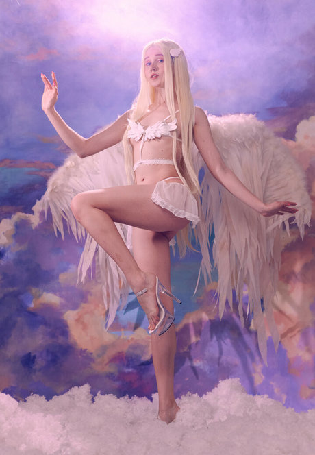 Kawaii Fox Tyan nude actress gallery