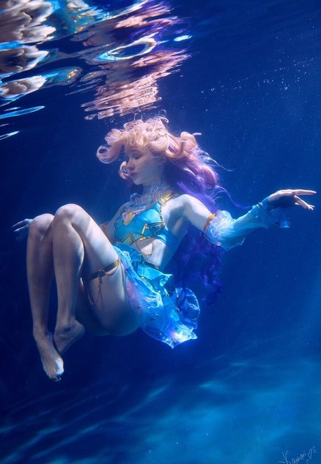 Kawaii Fox Tyan erotic model photo