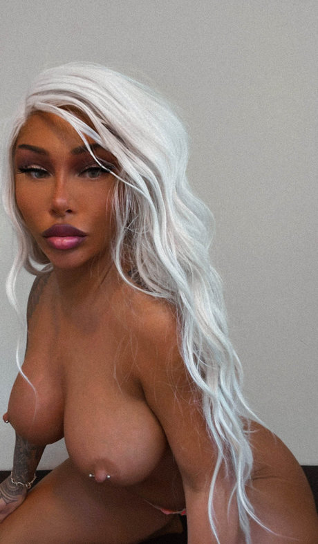 Cassie Mason star nude photo