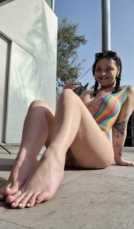 lillypinkk model sexy picture