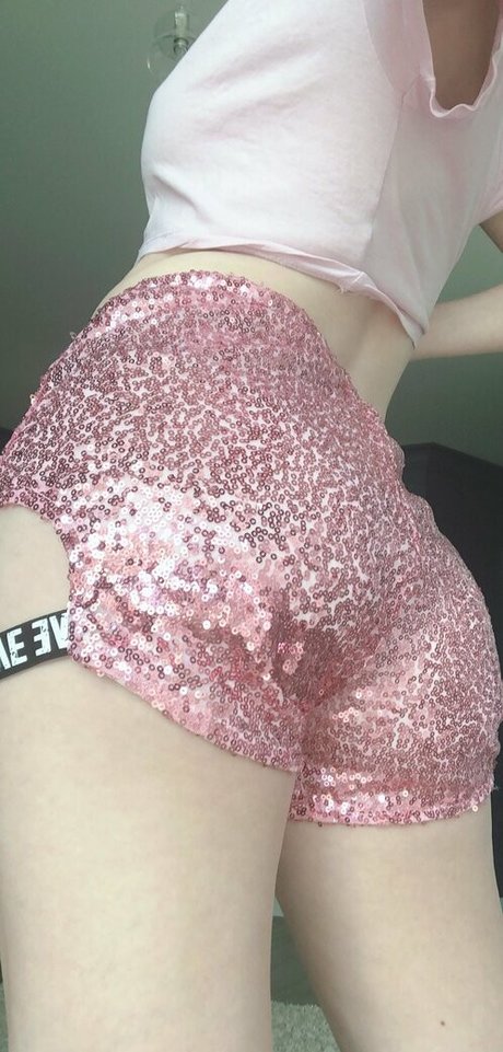 evenink free hot model picture