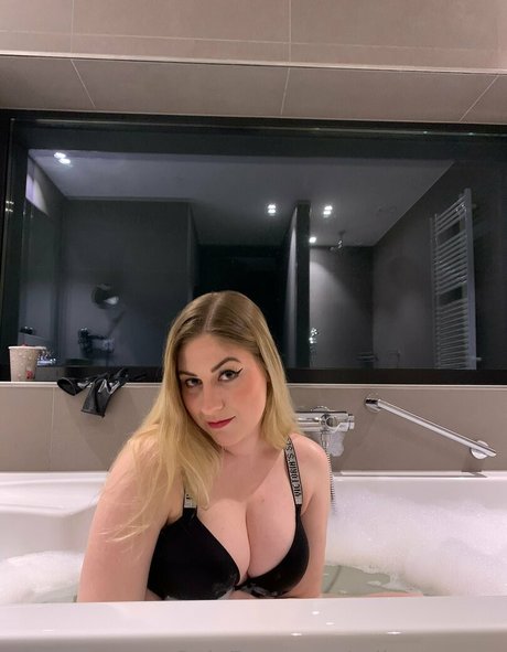 milenaaxoxo exclusive star galleries