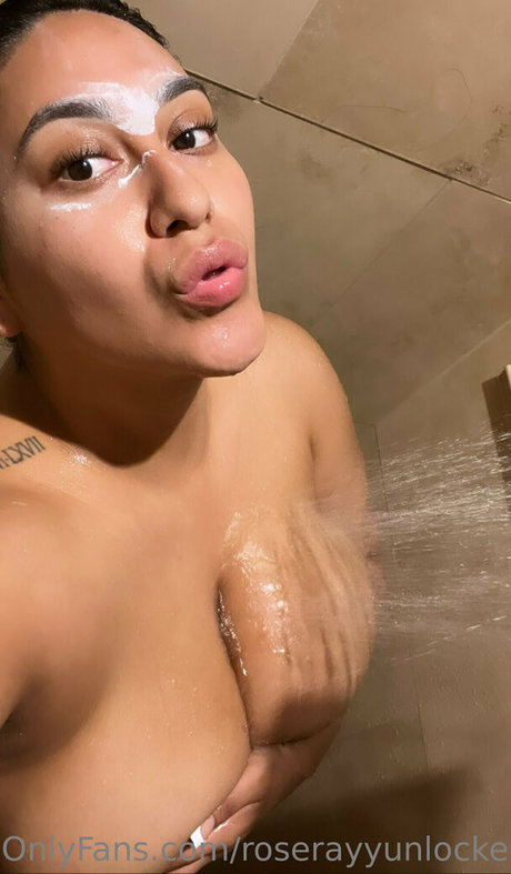 roserayyunlocked star erotic photos