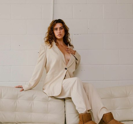 Paige Evans art model gallery