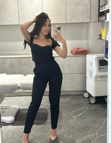 stella mkrtn star nudes picture