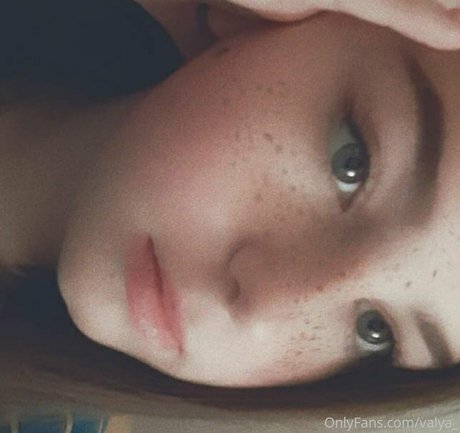 valya_ model hd picture